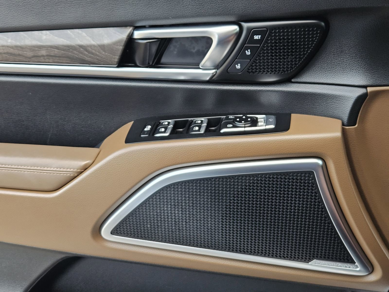 Used 2022 Kia Telluride SX w/ SX Prestige Package image 25