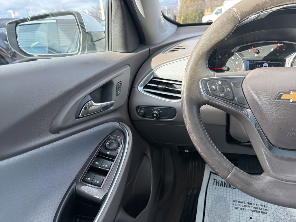 Used 2017 Chevrolet Malibu LT image 21