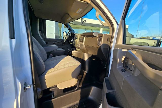 New 2026 GMC Savana 4500 w/ Power Convenience Package RWD image 15