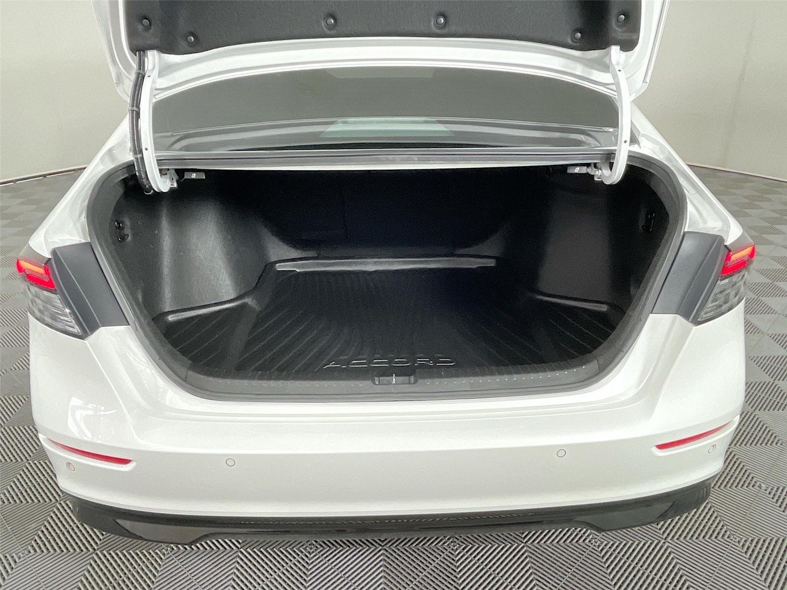 Used 2023 Honda Accord EX-L image 28