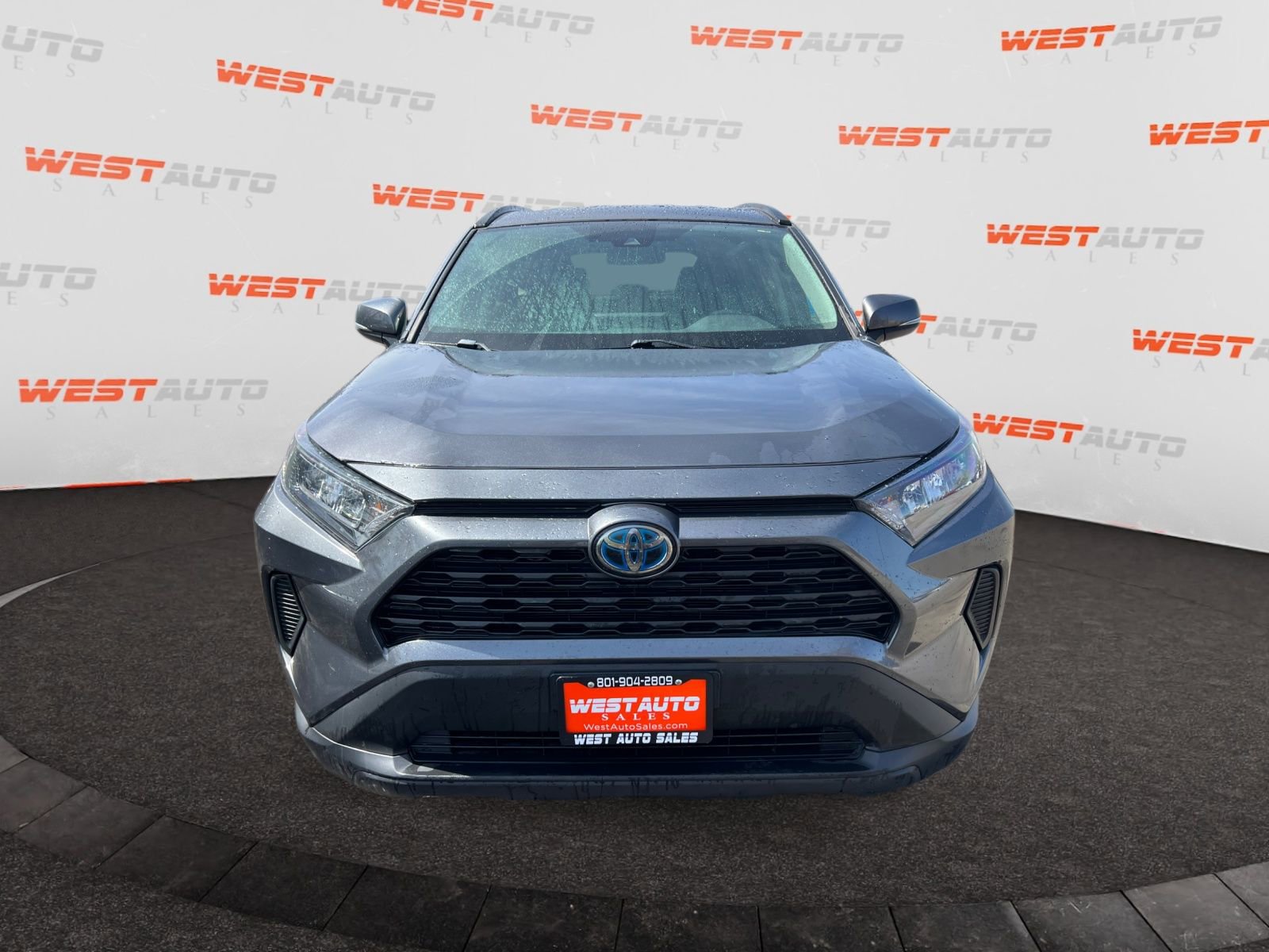 Used 2019 Toyota RAV4 LE w/ Carpet Mat Package image 8