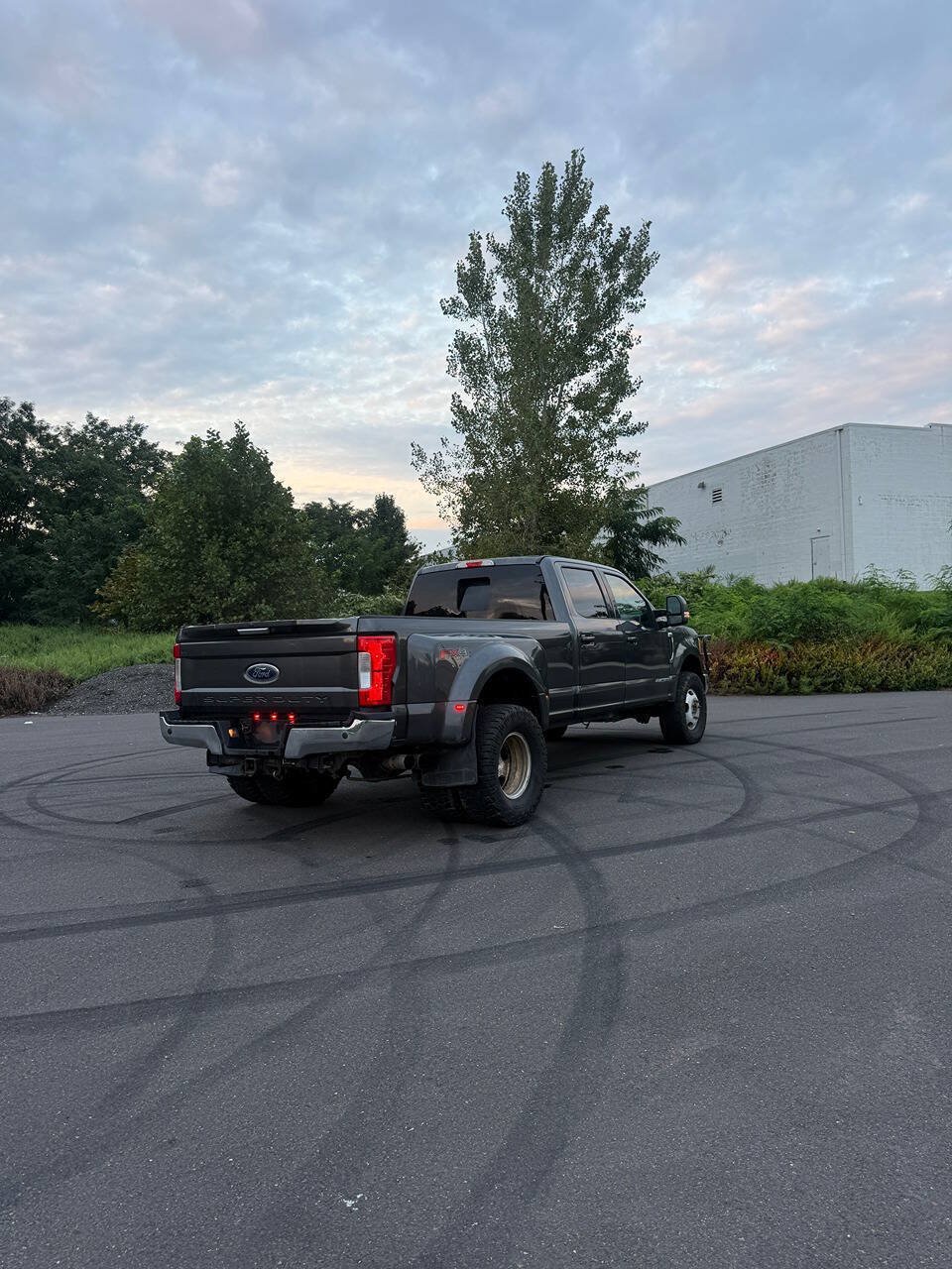 Used 2017 Ford F350 Lariat w/ FX4 Off-Road Package AWD/4WD image 28