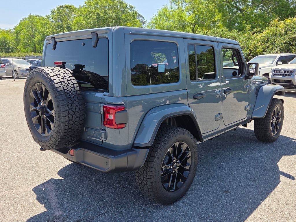 Used 2025 Jeep Wrangler Unlimited Sahara w/ Safety Group AWD/4WD image 10