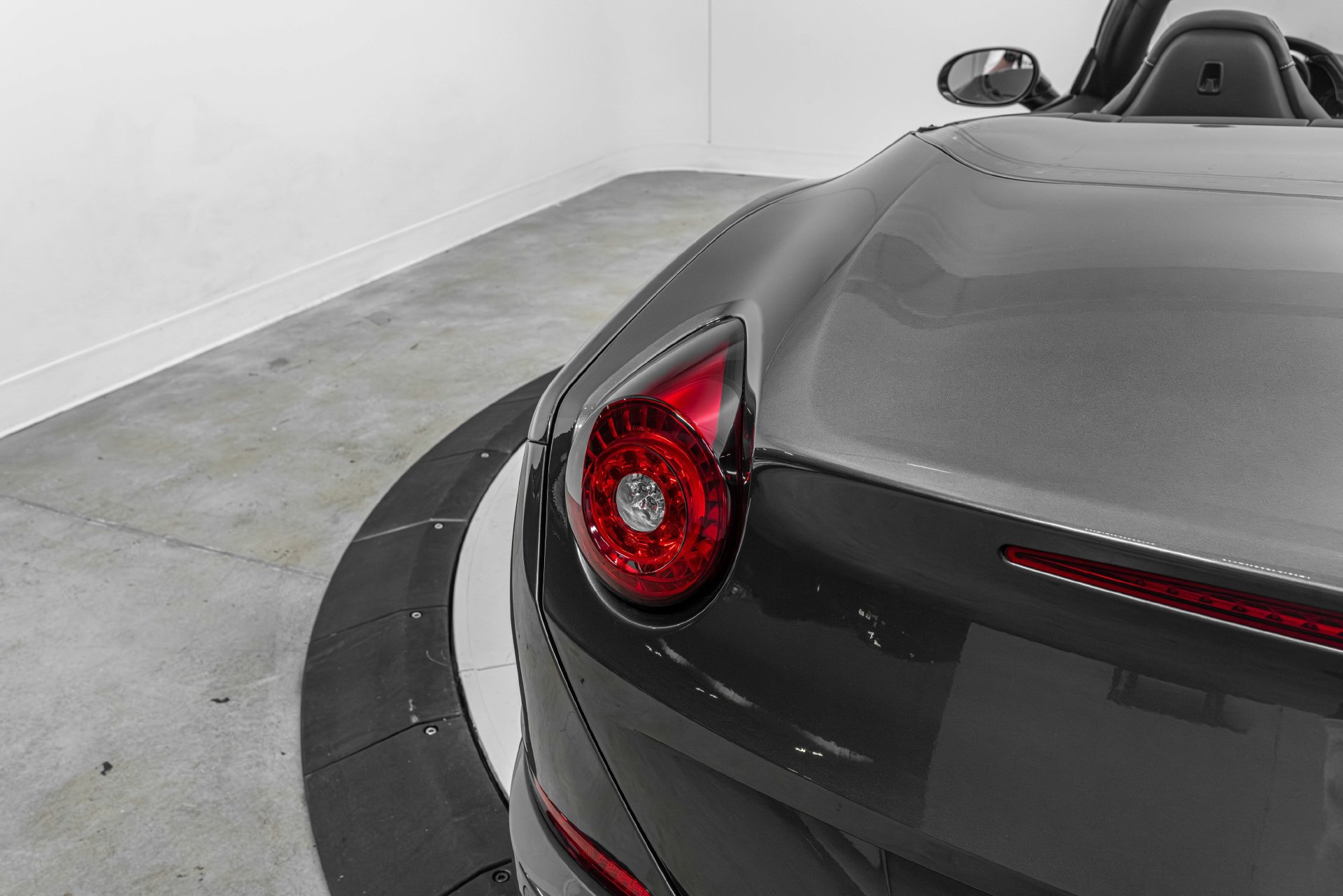 Certified 2016 Ferrari California T RWD image 45