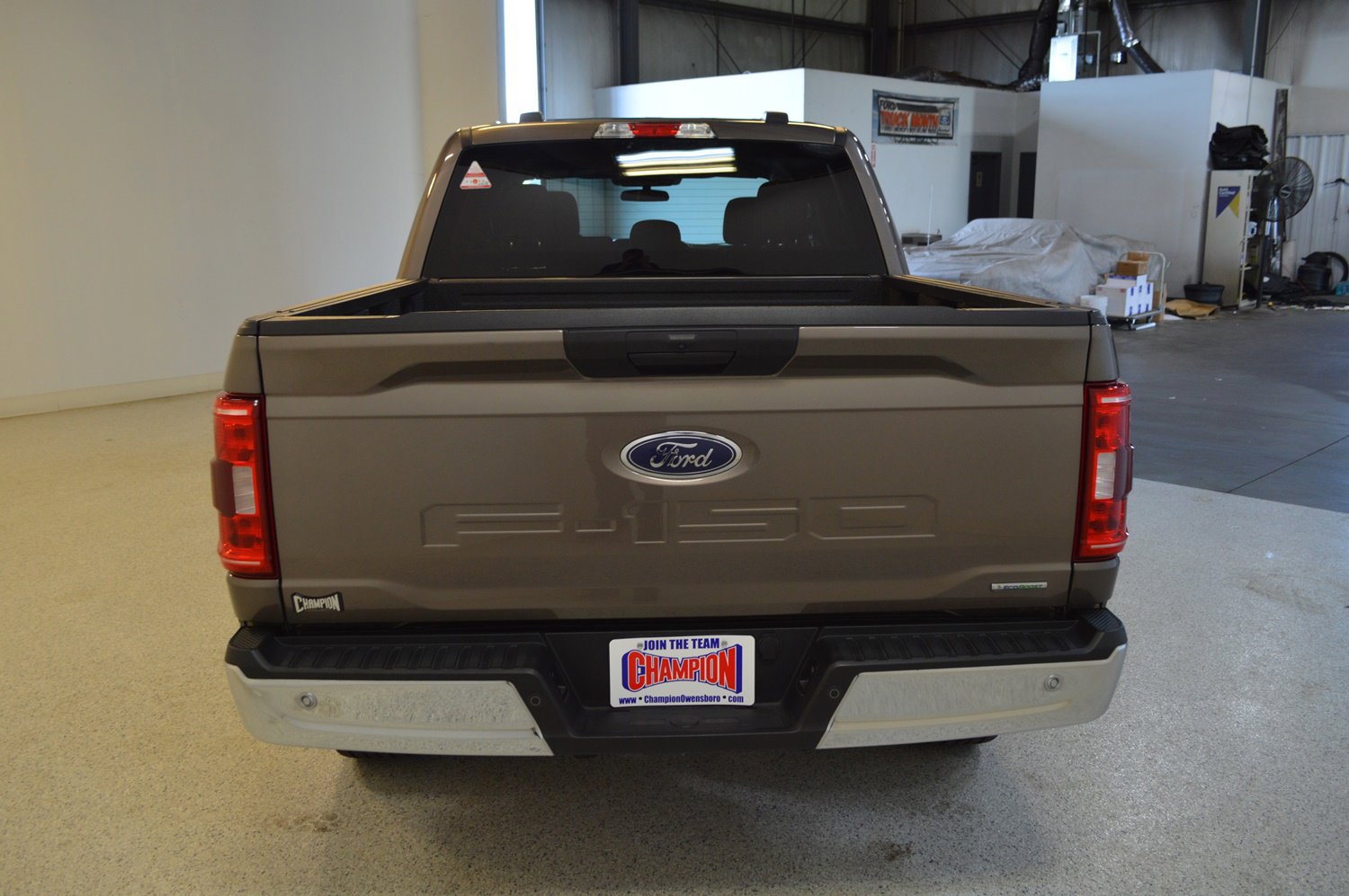 Used 2023 Ford F150 XLT image 4