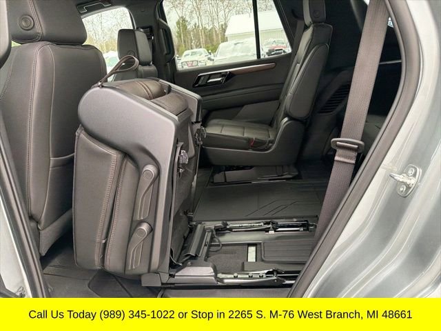 Used 2025 Chevrolet Tahoe High Country image 32