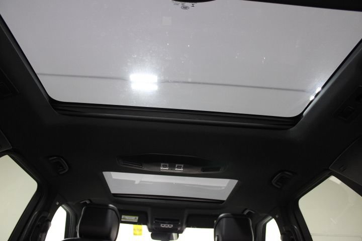 Used 2021 Land Rover Discovery S R-Dynamic AWD/4WD image 3