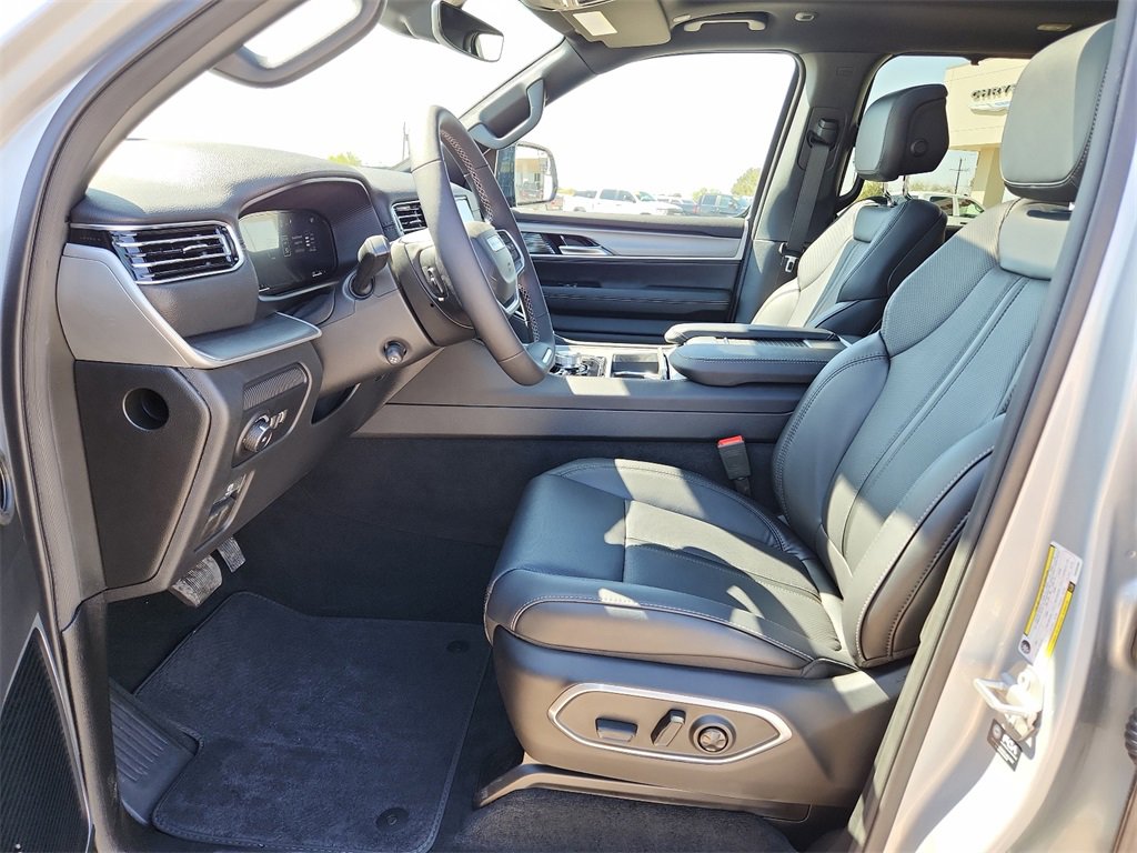 New 2025 Jeep Wagoneer L Series II w/ Convenience Group I image 14