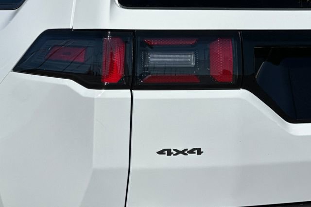 New 2026 Jeep Cherokee Overland w/ Advanced Pro Tech Group AWD/4WD image 25
