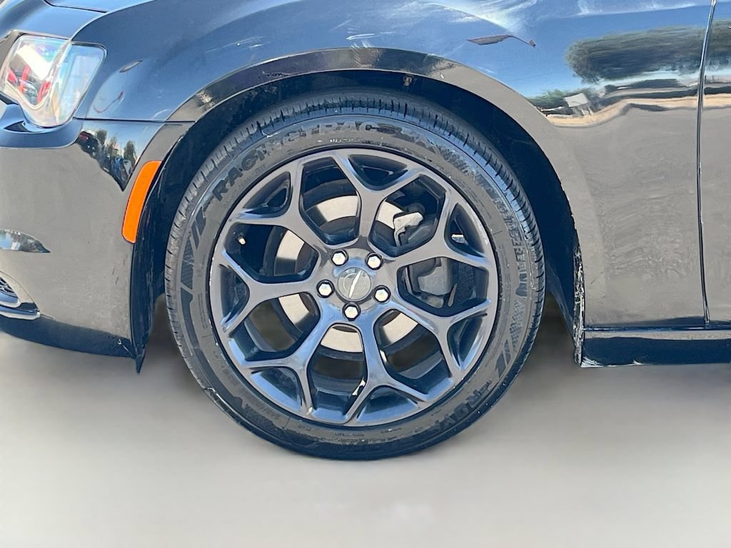 Used 2020 Chrysler 300 Touring w/ Sport Appearance Package RWD image 28