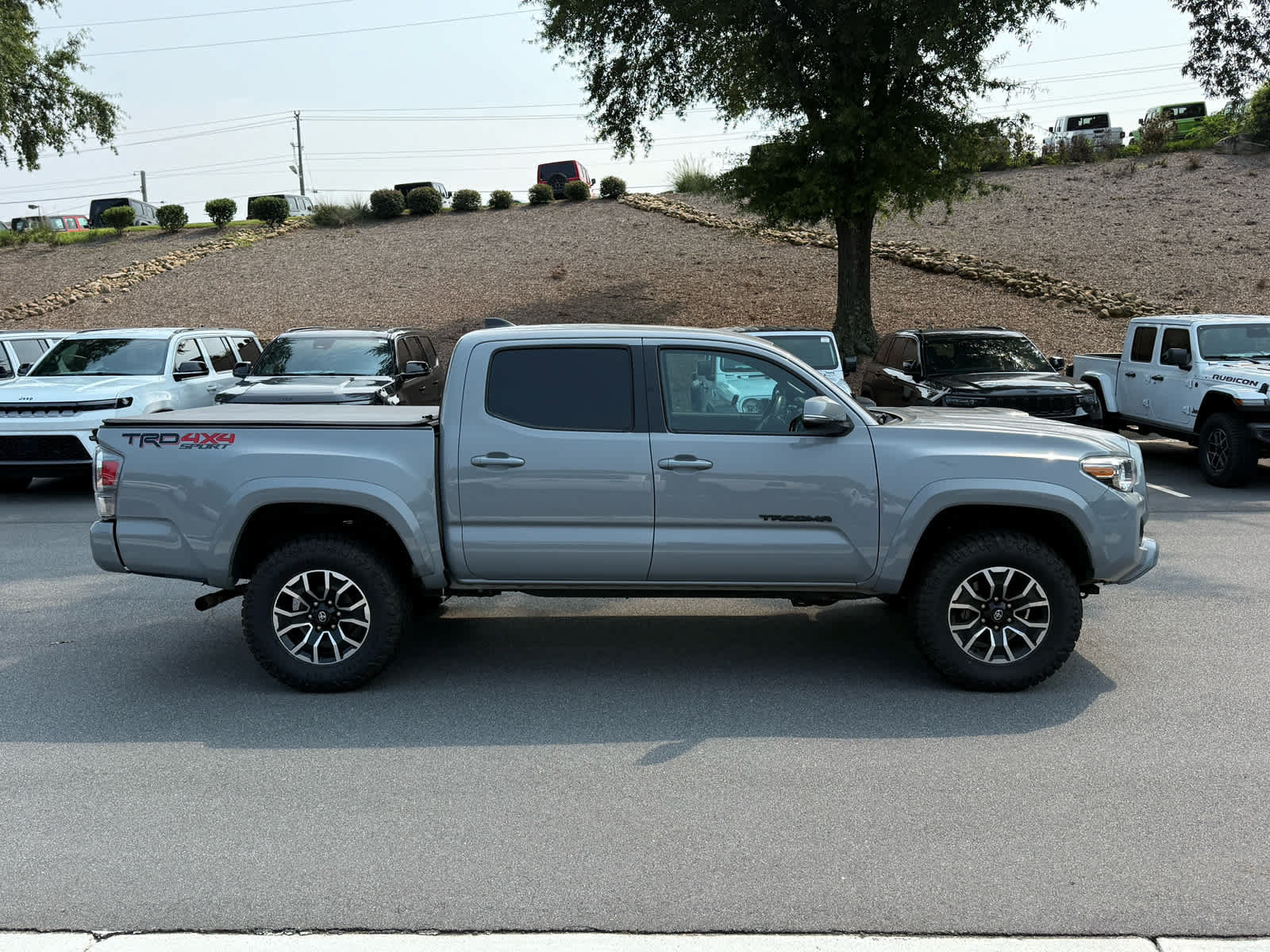 Used 2021 Toyota Tacoma TRD Sport AWD/4WD image 6