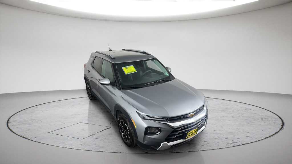 Used 2023 Chevrolet TrailBlazer LT AWD/4WD image 2