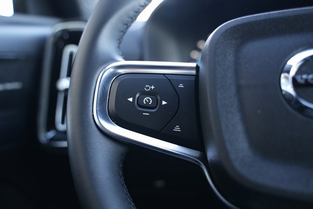 Used 2023 Volvo XC40 Recharge Ultimate image 36