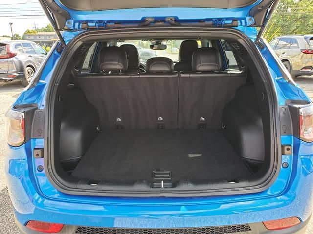 Used 2023 Jeep Compass Latitude AWD/4WD image 5