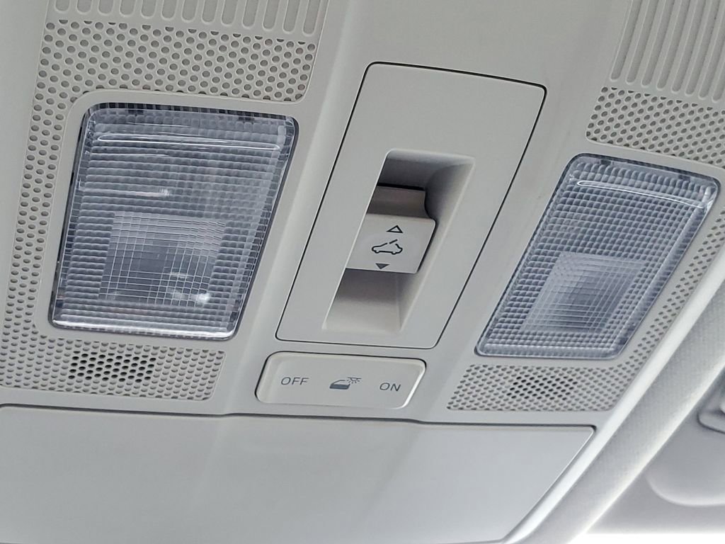 Used 2018 MAZDA MAZDA3 Touring image 29