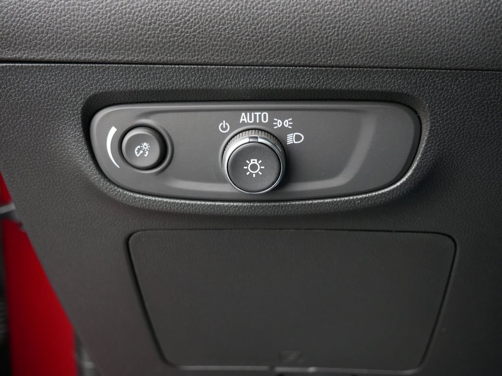 Used 2025 Buick Encore GX Avenir w/ Avenir Convenience Package AWD/4WD image 28