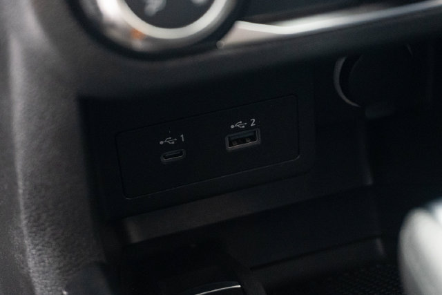 Used 2023 Nissan Kicks SV w/ Exterior Package FWD image 28
