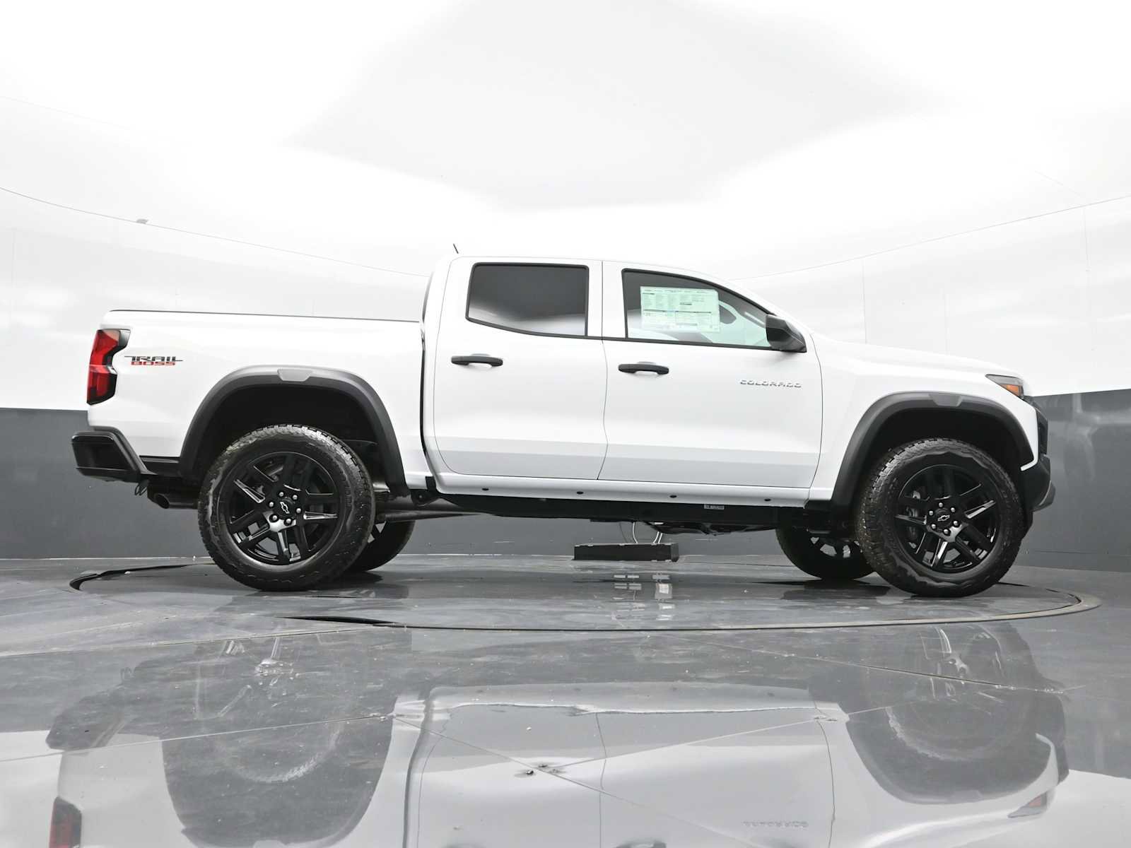 Used 2024 Chevrolet Colorado Trail Boss image 24