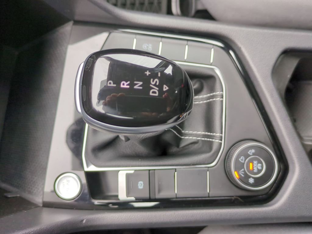 Used 2024 Volkswagen Taos S image 28