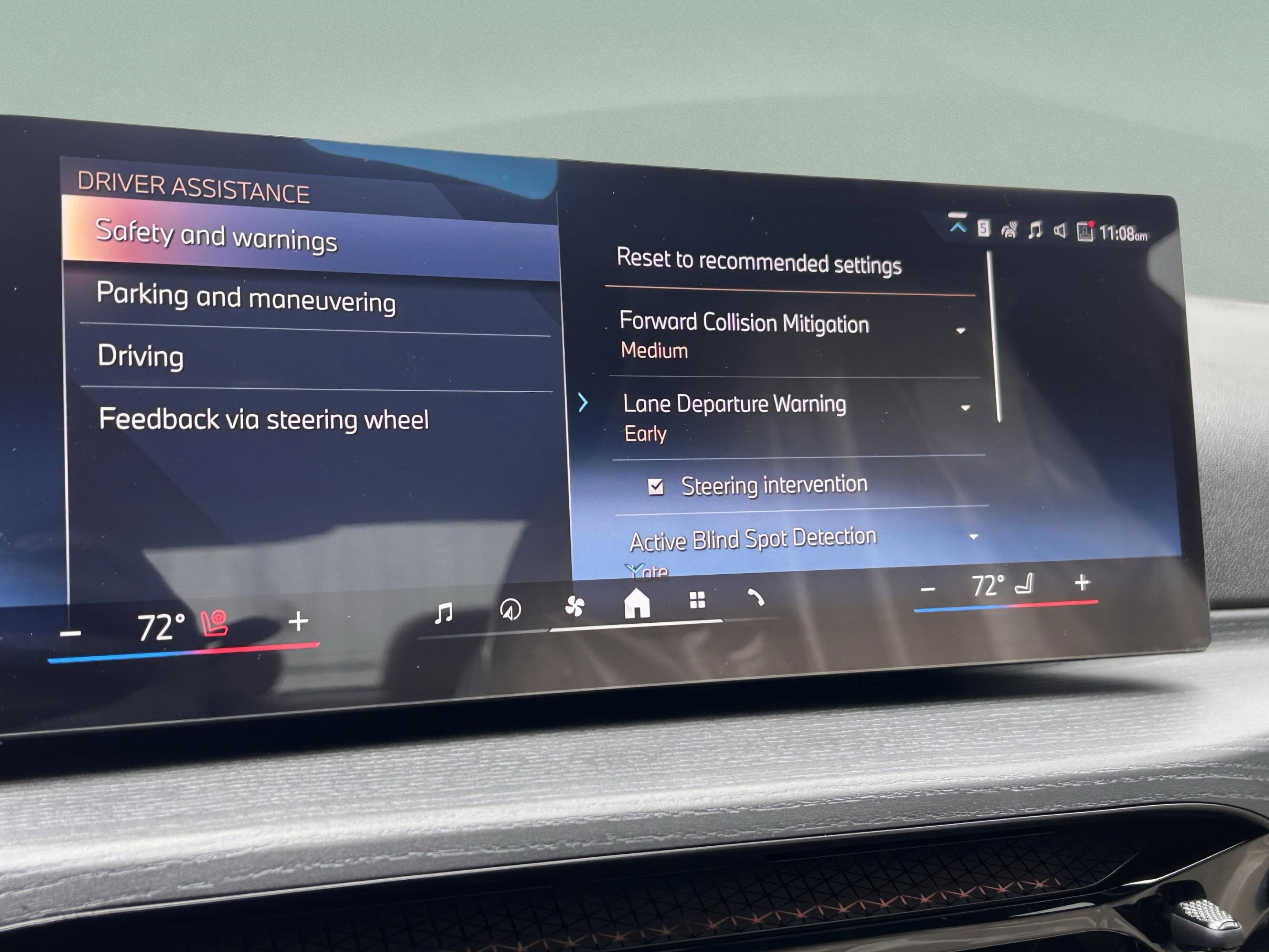 Used 2026 BMW 330i Sedan w/ Premium Package image 18