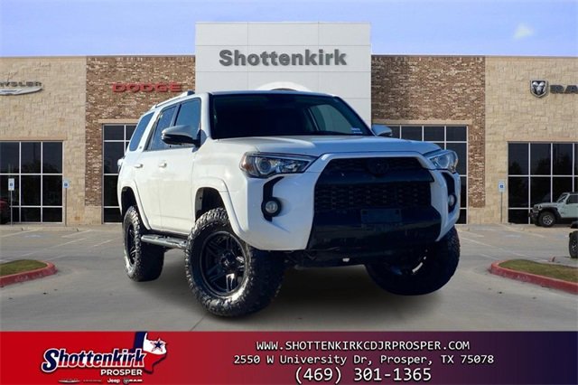Used 2016 Toyota 4Runner SR5 image 1