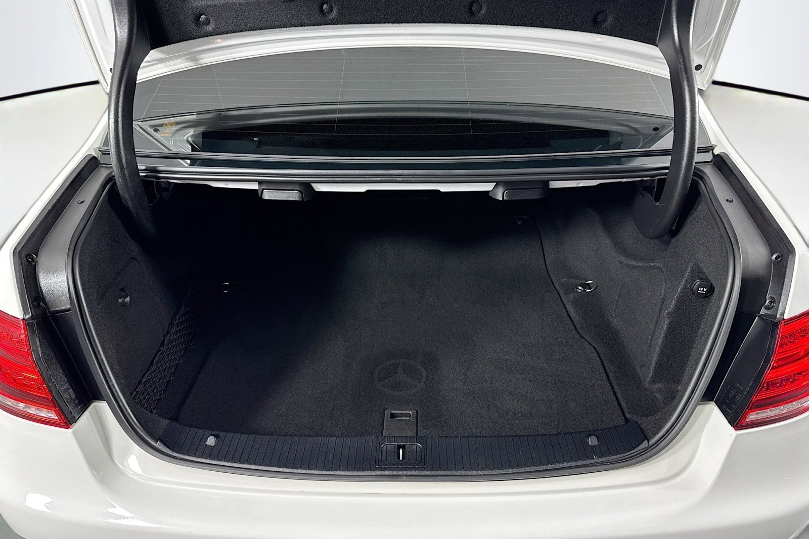 Used 2016 Mercedes-Benz E 350 Sedan image 22