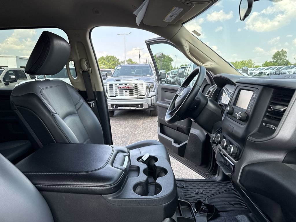 Used 2019 RAM 2500 Tradesman w/ Chrome Appearance Group AWD/4WD image 13
