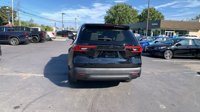 Used 2024 Toyota Grand Highlander XLE image 4