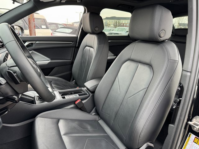 Used 2025 Audi Q3 2.0T Premium image 12