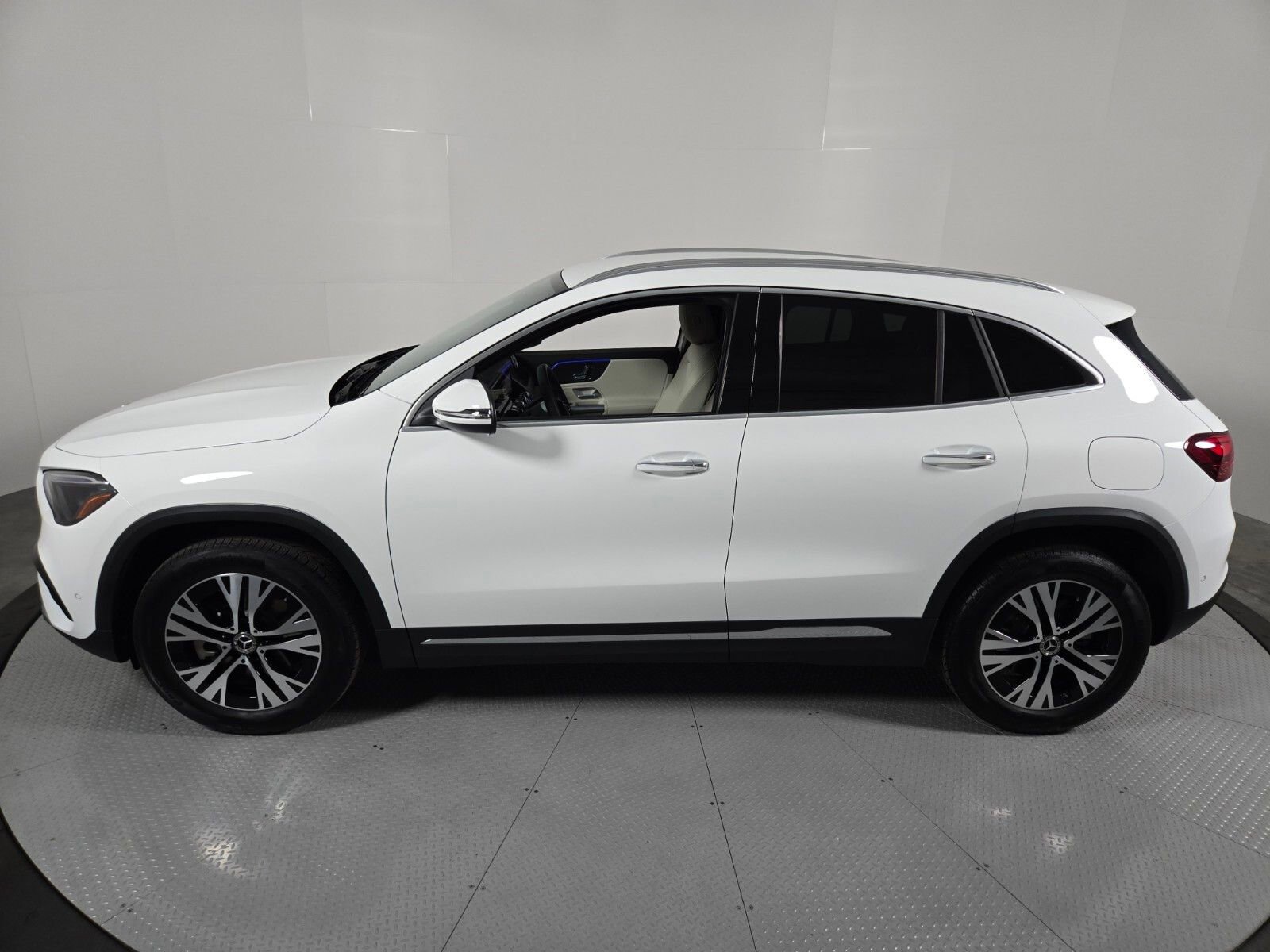 Used 2025 Mercedes-Benz GLA 250 GLA 250 image 32