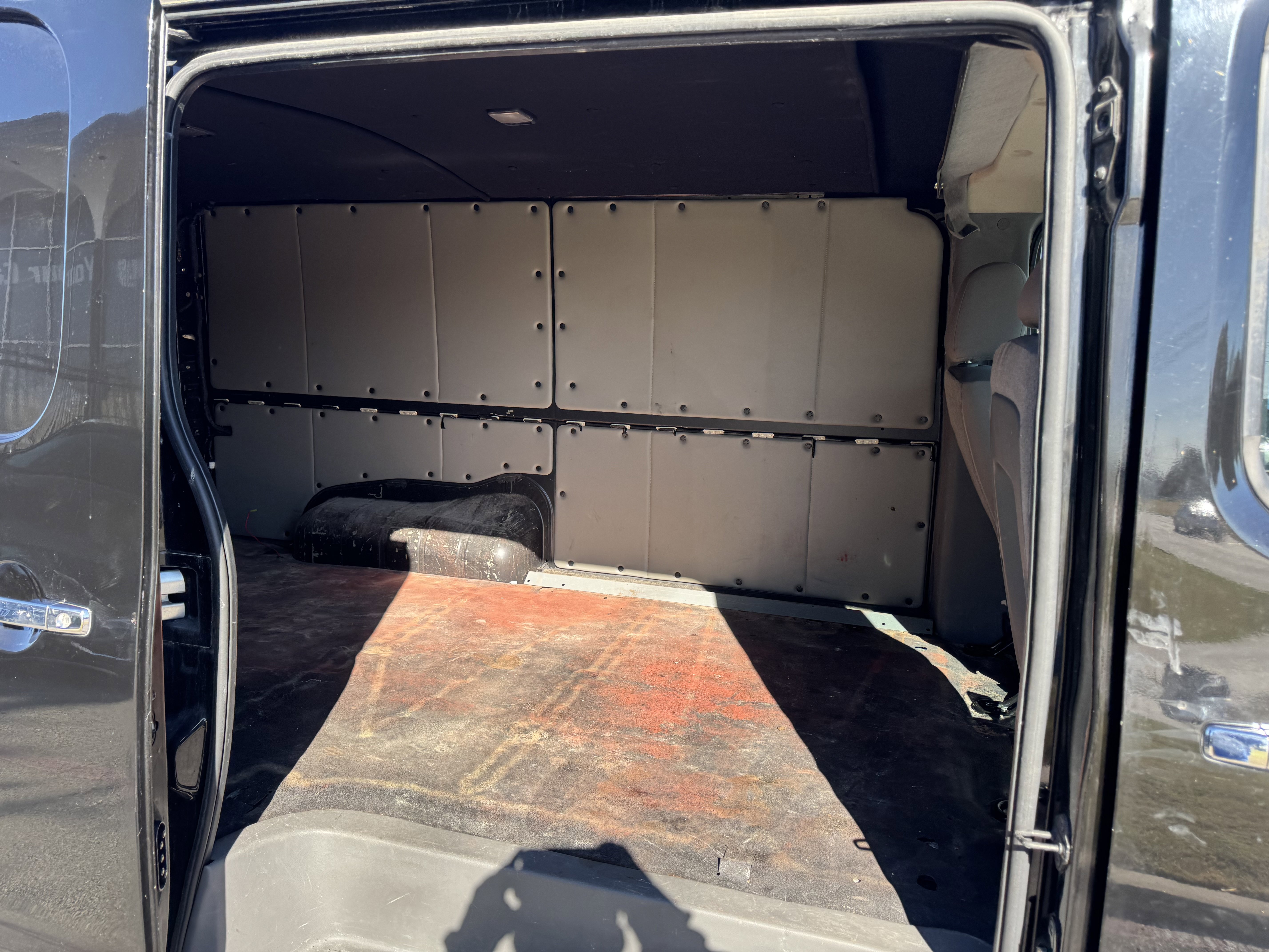 Used 2018 Nissan NV 3500 SL w/ Navigation Package image 13