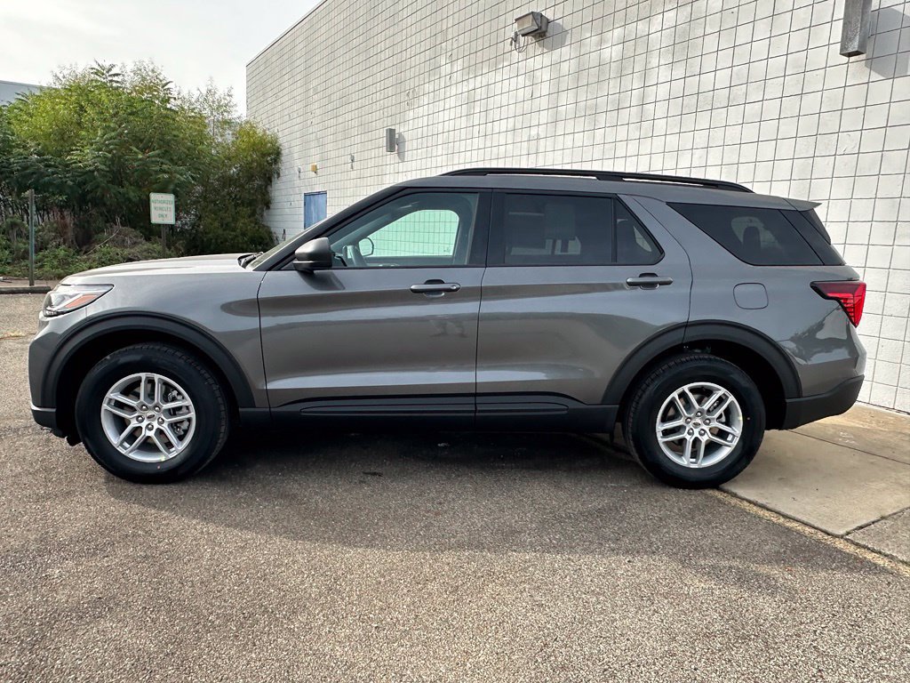 New 2027 Ford Explorer Active w/ Active Comfort Package AWD/4WD image 2