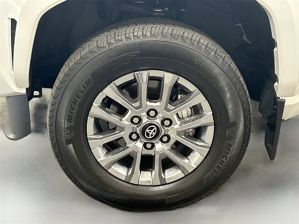 Used 2025 Toyota Tacoma TRD Sport image 28