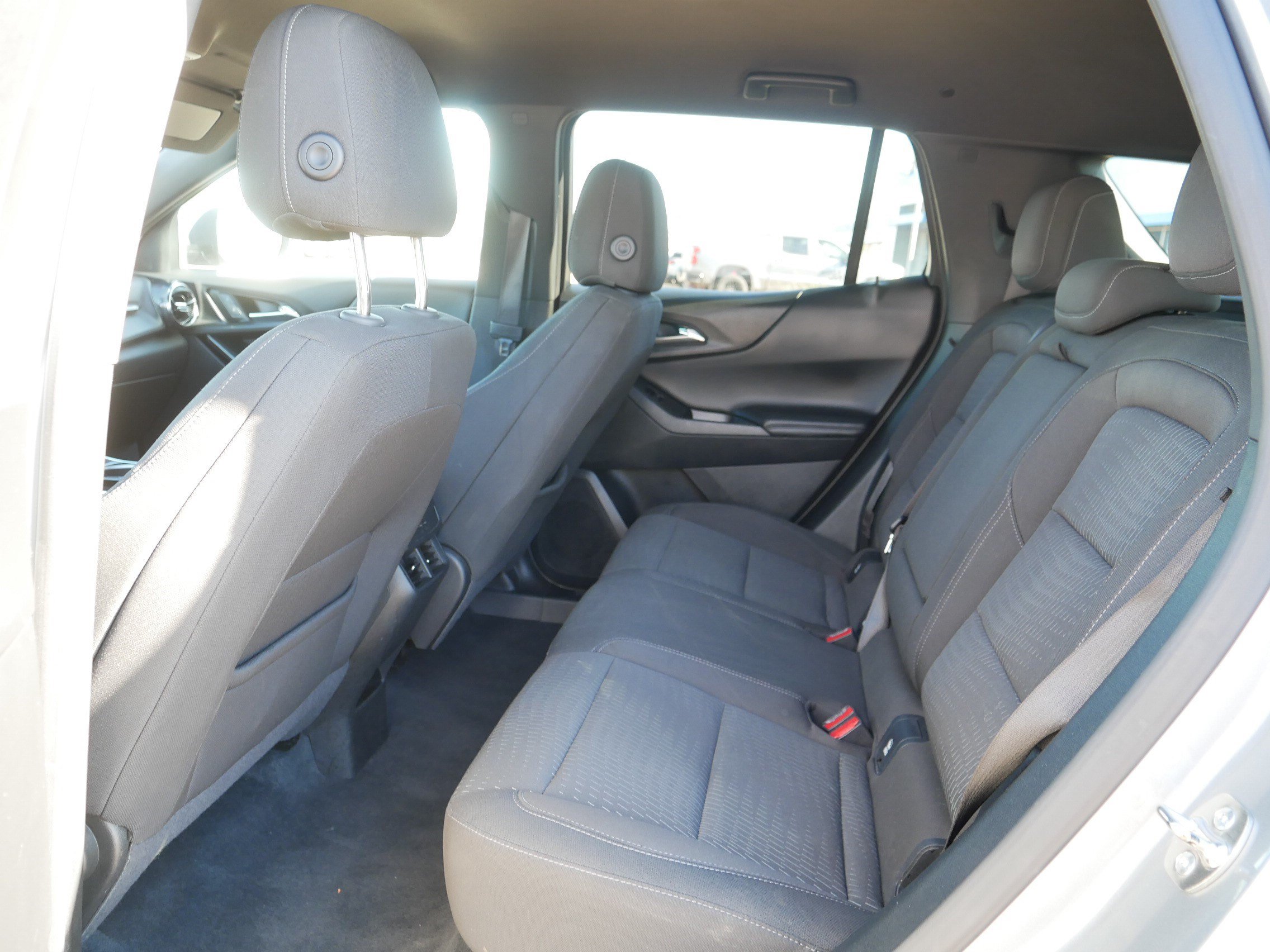 Used 2025 Chevrolet Equinox LT AWD/4WD image 34
