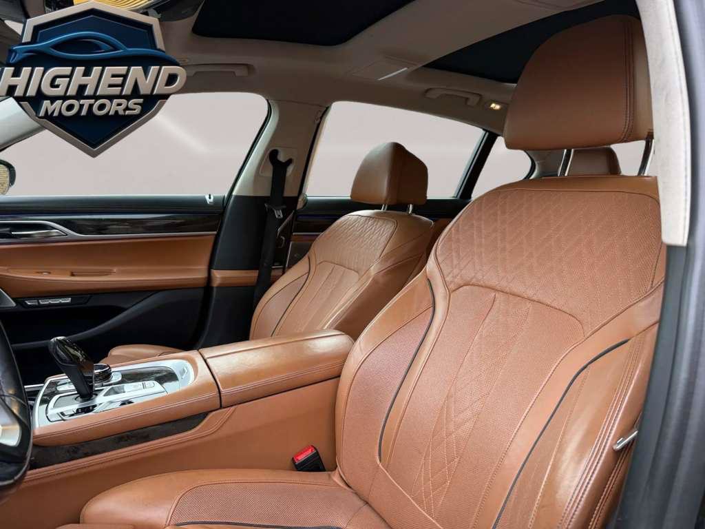 Used 2018 BMW 750i xDrive AWD/4WD image 13