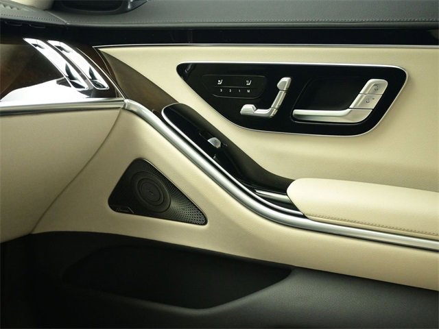 Used 2022 Mercedes-Benz S 580 4MATIC Sedan w/ Rear Seat Package image 31
