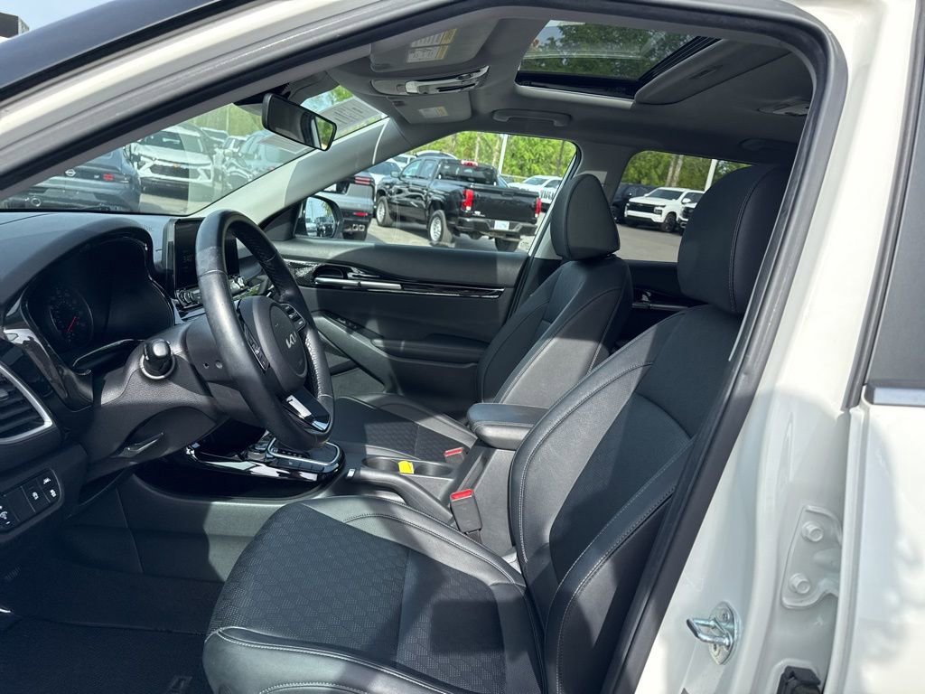 Used 2023 Kia Seltos EX AWD/4WD image 9