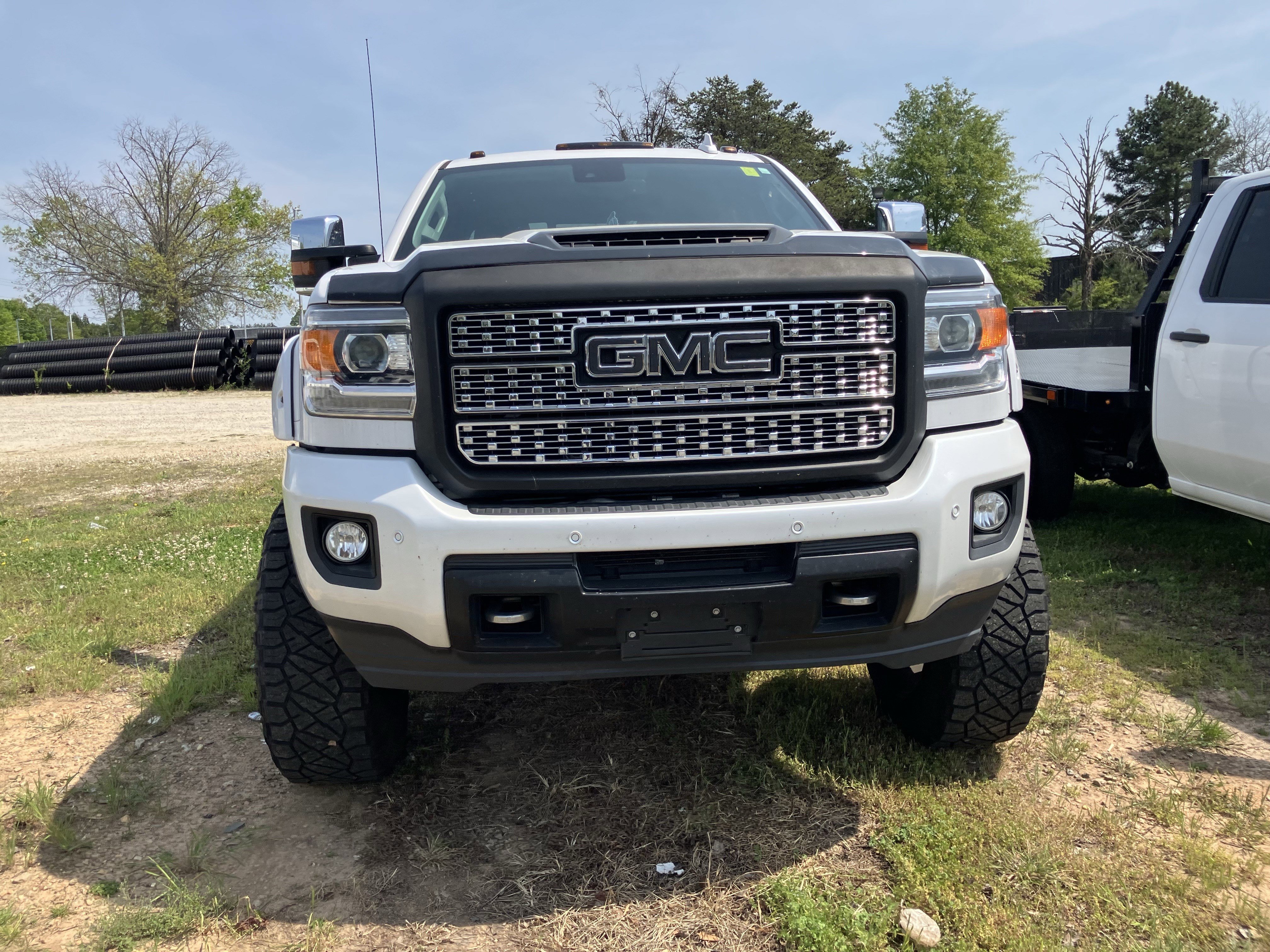 Used 2018 GMC Sierra 2500 Denali w/ Duramax Plus Package image 2