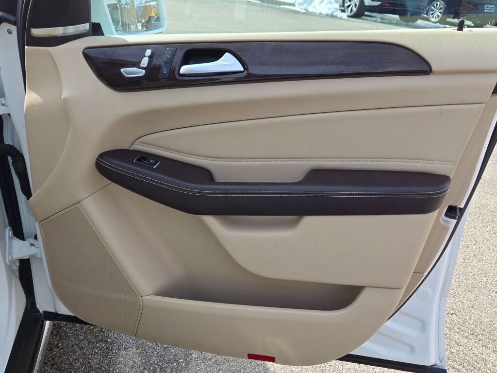 Used 2018 Mercedes-Benz GLE 350 4MATIC image 16