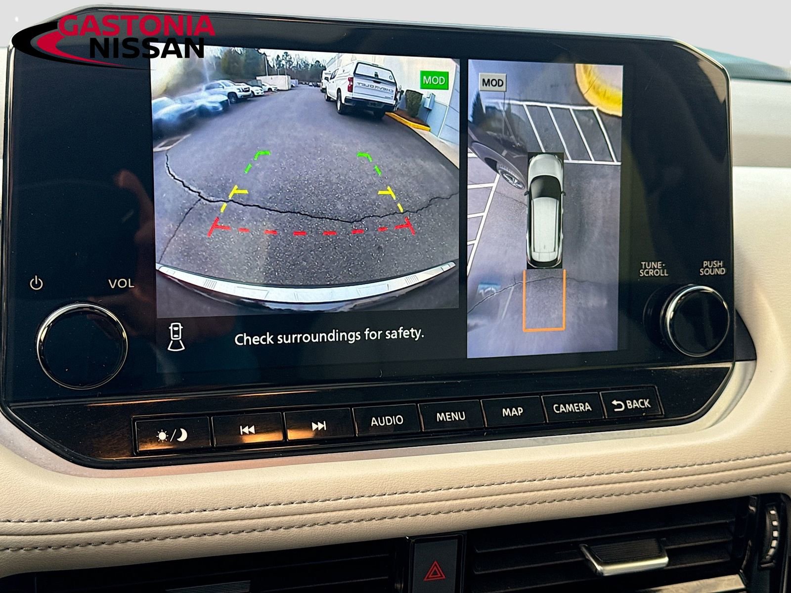 Used 2023 Nissan Rogue SL w/ SL Premium Package image 18