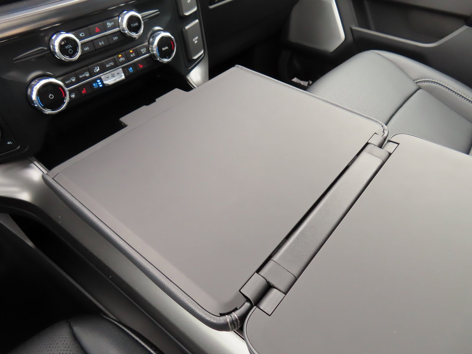 New 2025 Ford F150 Lariat w/ Equipment Group 502A High image 18