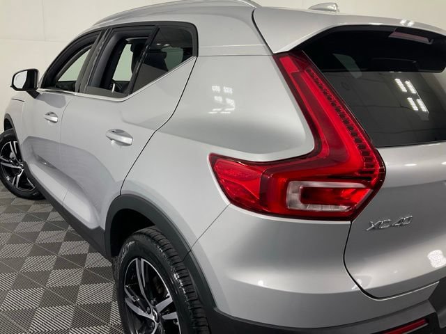 Certified 2025 Volvo XC40 B5 Core AWD/4WD image 30