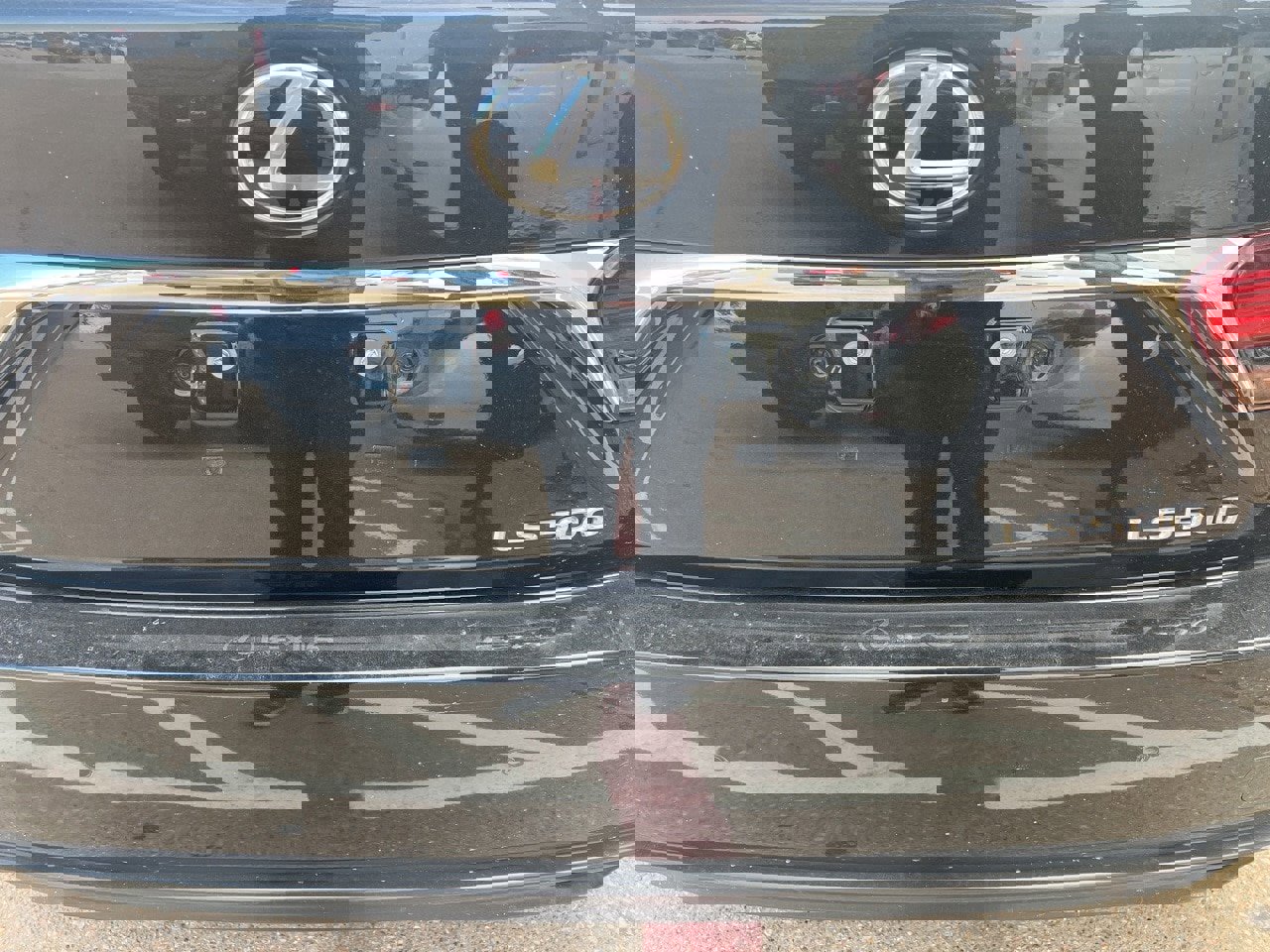 Used 2021 Lexus LS 500 w/ Accessory Package (Z2) image 6