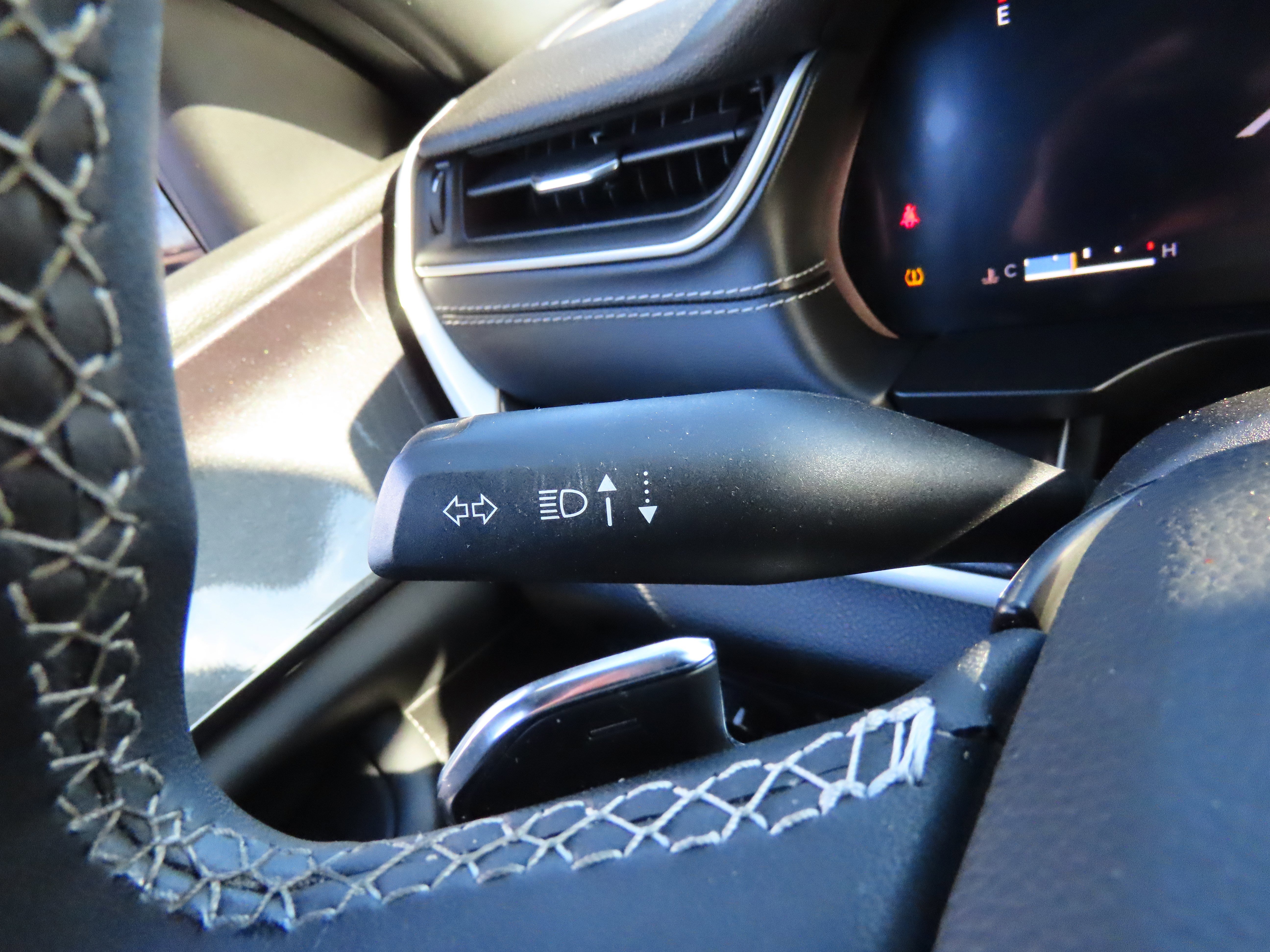 Used 2023 Jeep Grand Cherokee L Laredo image 36