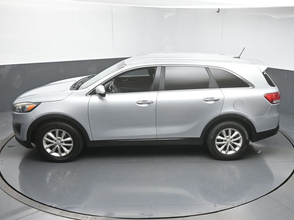Used 2016 Kia Sorento LX image 44