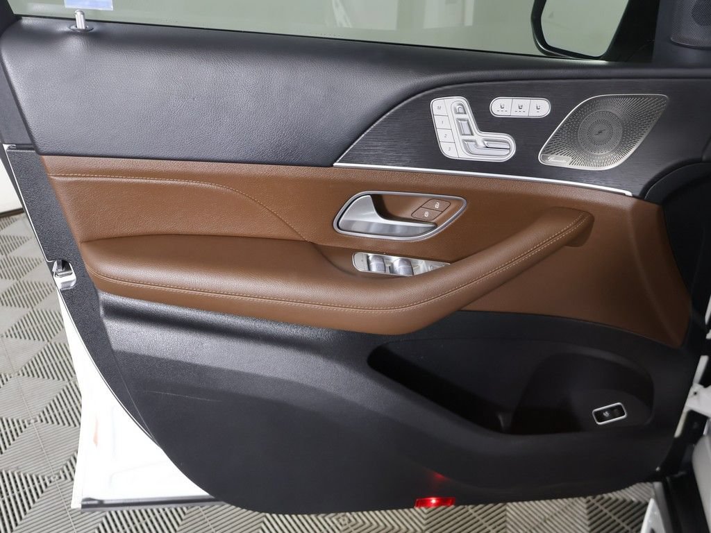 Used 2024 Mercedes-Benz GLS 450 4MATIC w/ AMG Line Exterior image 25