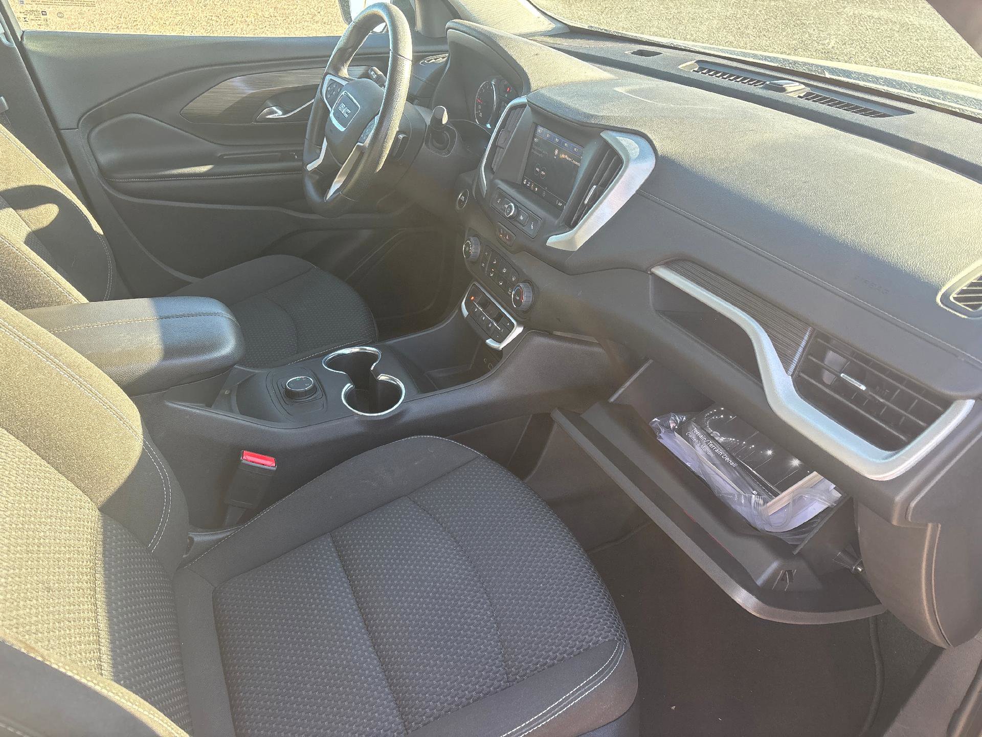 Used 2024 GMC Terrain SLE AWD/4WD image 28