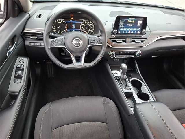 Used 2024 Nissan Altima 2.5 SV image 11