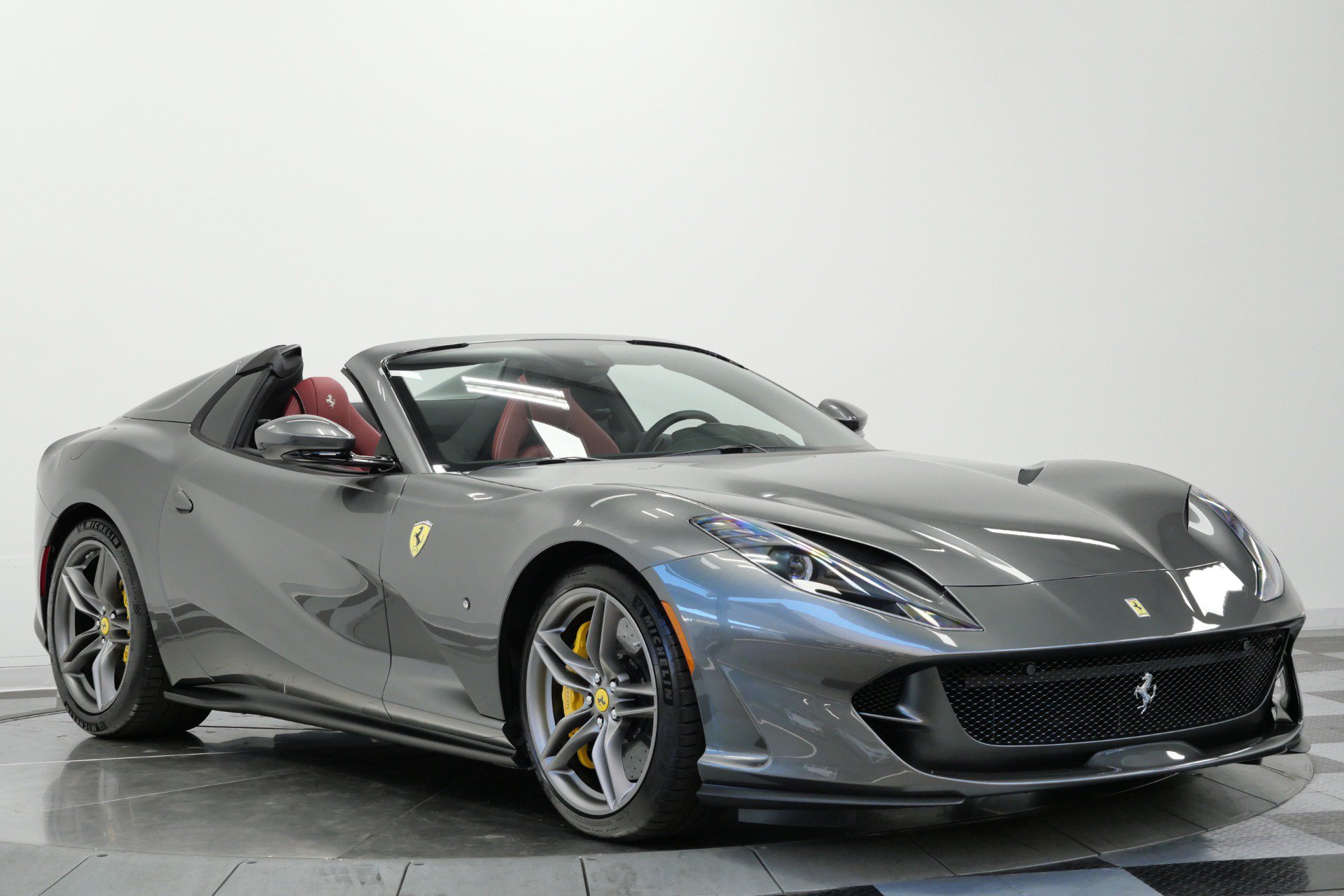 Used 2021 Ferrari 812 GTS RWD image 3