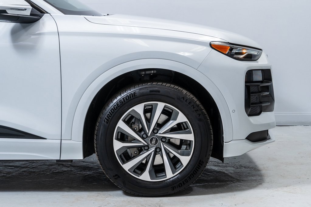 Used 2025 Audi Q6 e-tron Premium w/ Convenience Package image 12
